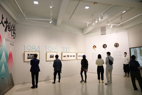 薪火相傳作品展在吉林藝術(shù)學(xué)院開幕，美術(shù)圖案設(shè)計(jì)服務(wù)點(diǎn)亮藝術(shù)之光